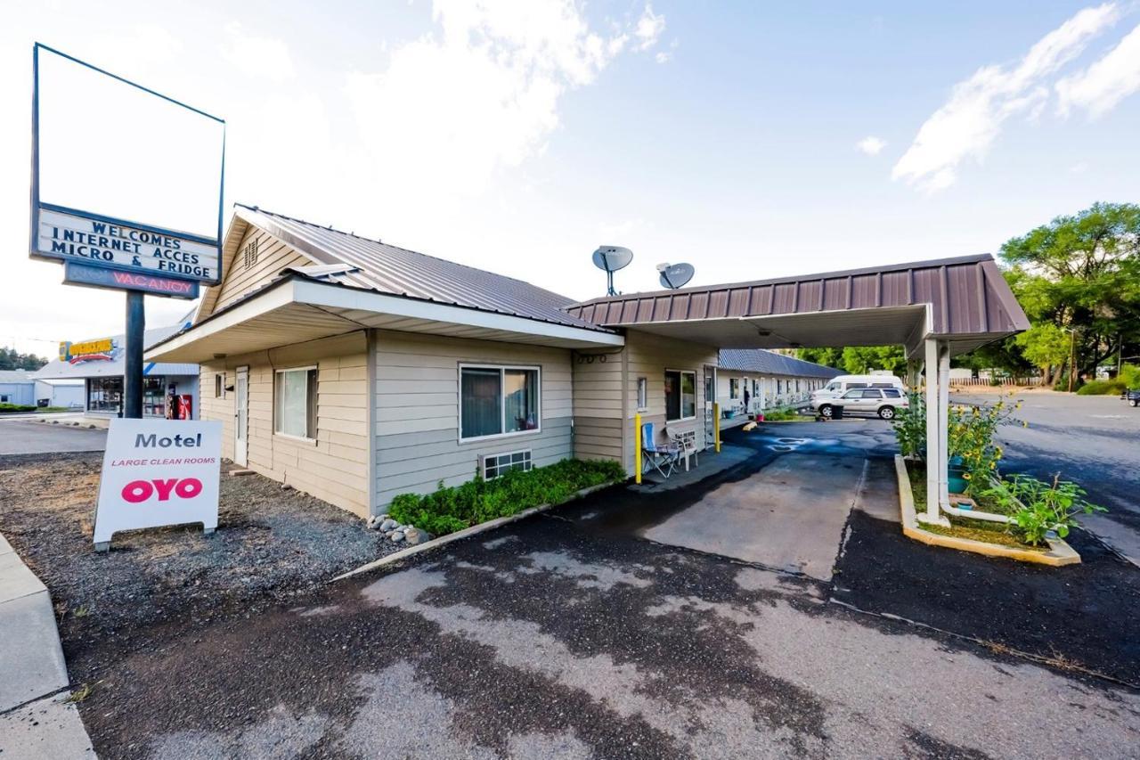 Oyo Riverside Inn John Day Or Buitenkant foto