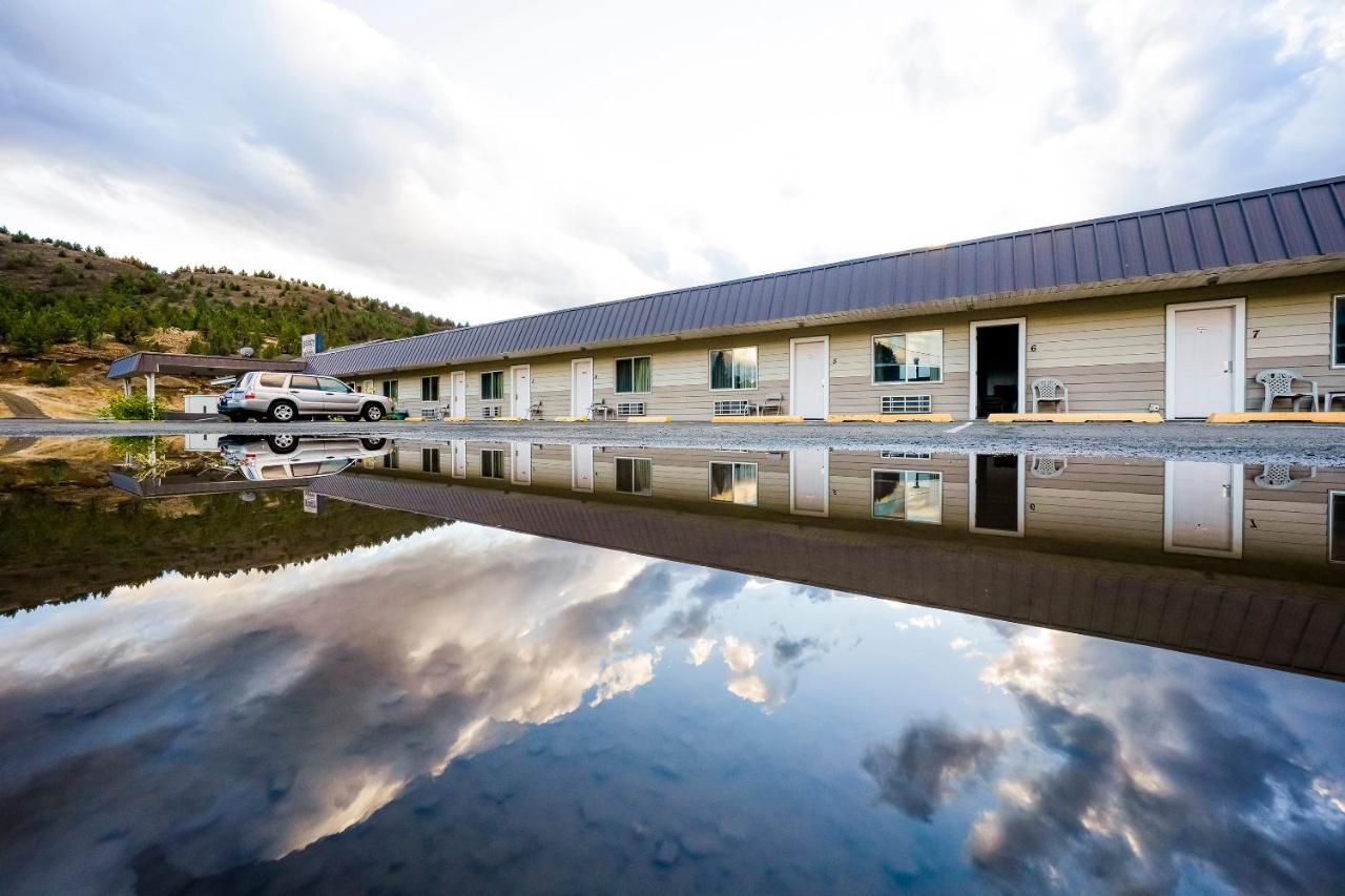 Oyo Riverside Inn John Day Or Buitenkant foto