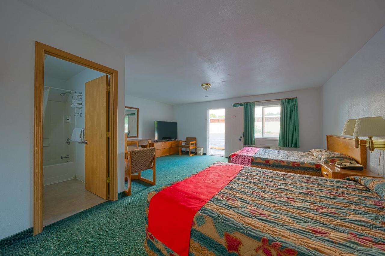 Oyo Riverside Inn John Day Or Buitenkant foto
