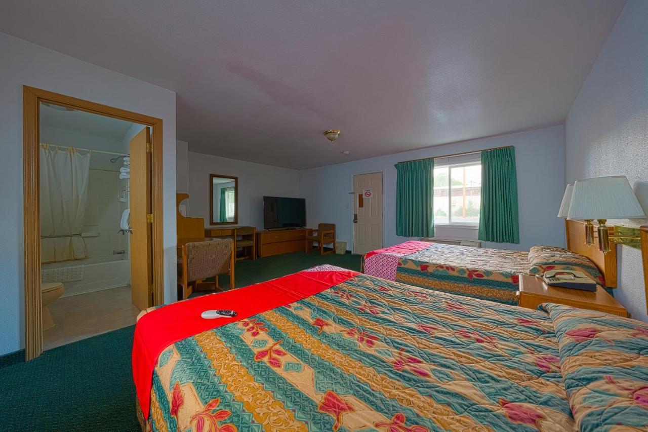 Oyo Riverside Inn John Day Or Buitenkant foto
