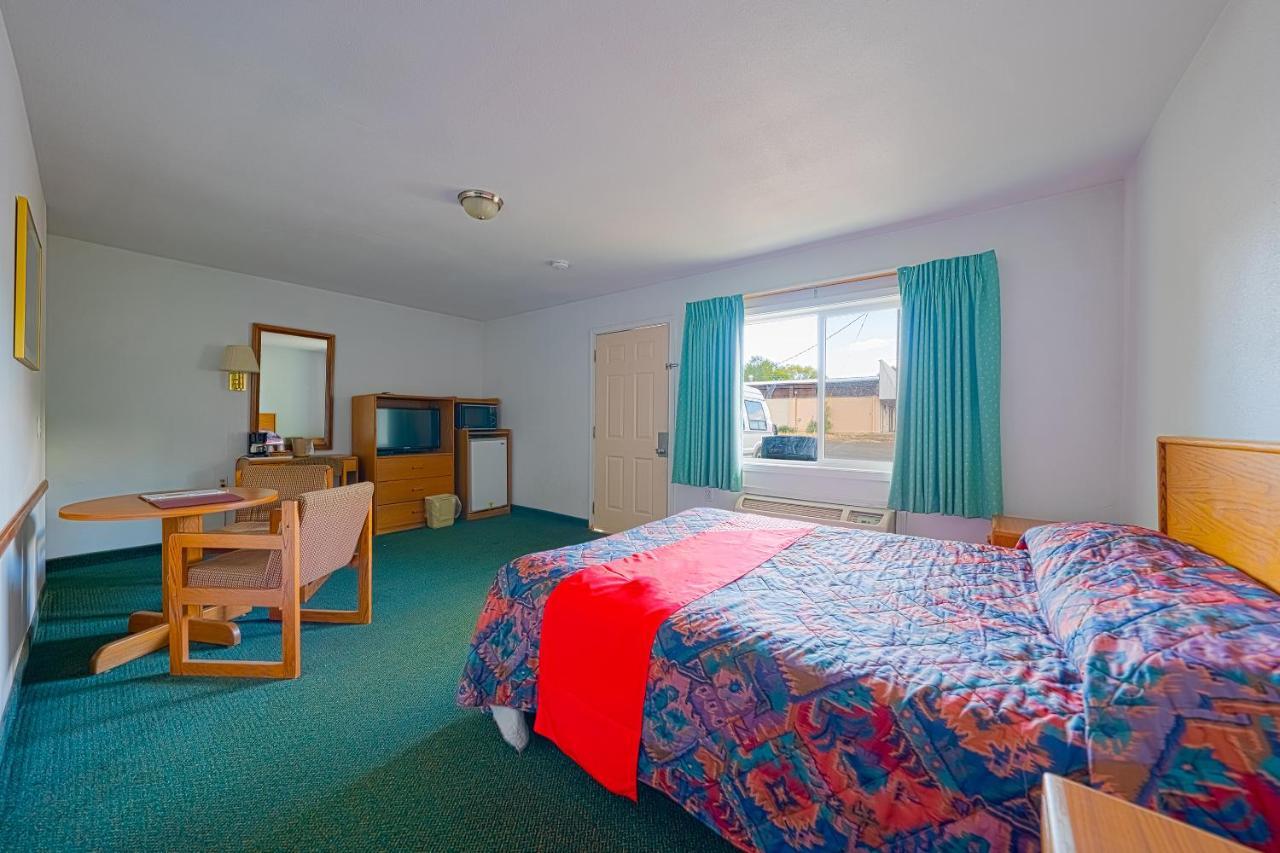 Oyo Riverside Inn John Day Or Buitenkant foto