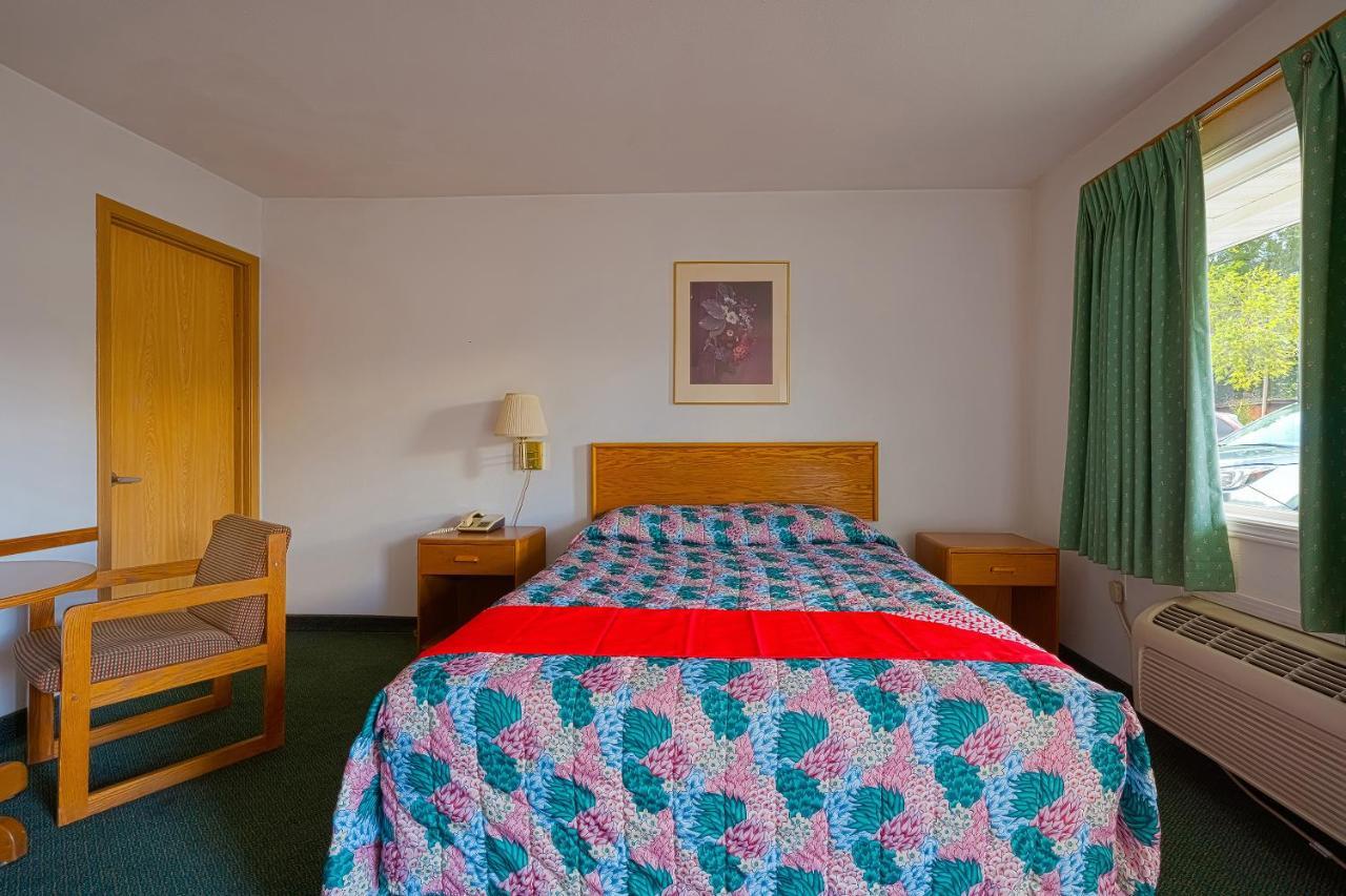 Oyo Riverside Inn John Day Or Buitenkant foto