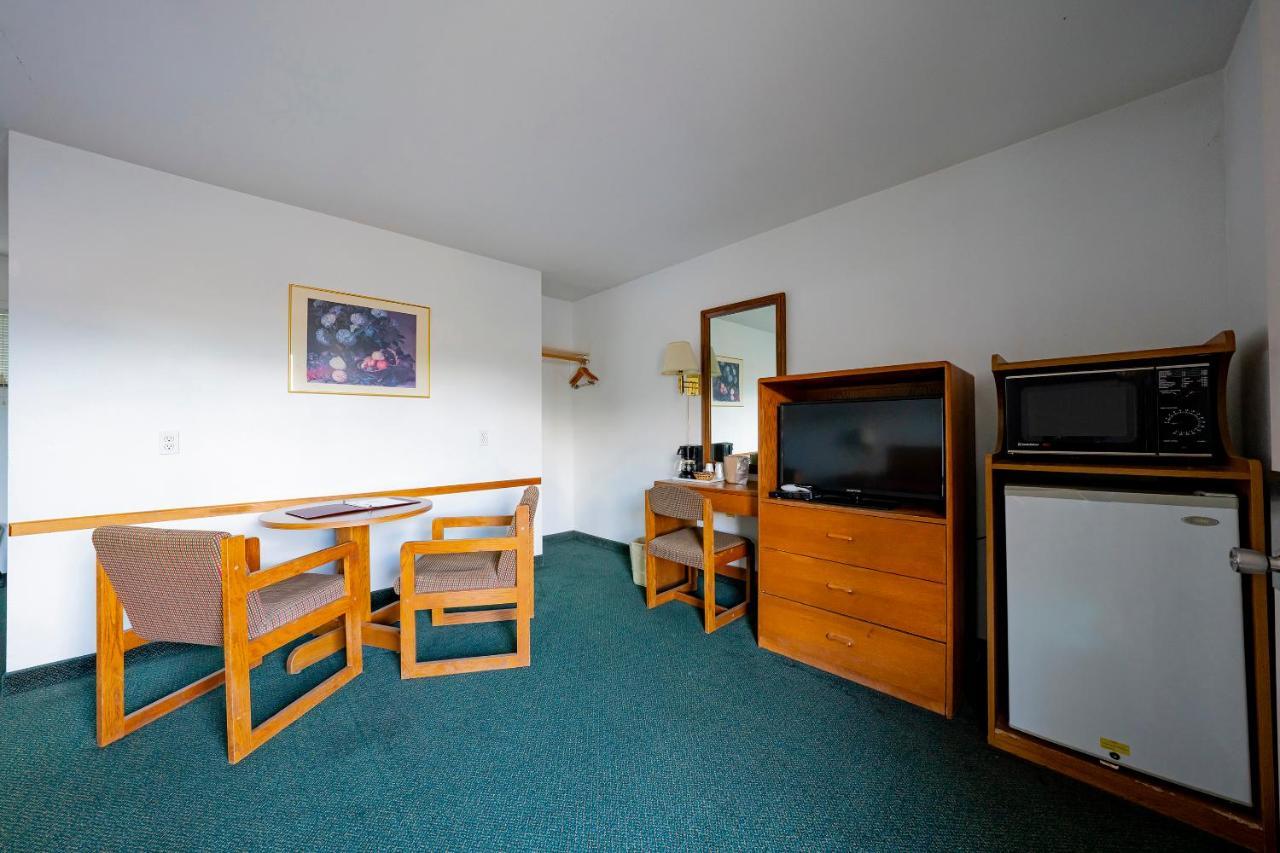 Oyo Riverside Inn John Day Or Buitenkant foto