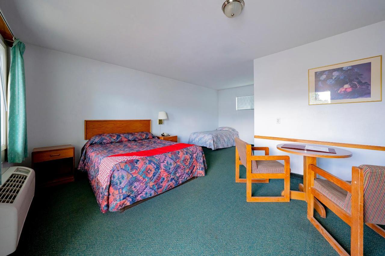 Oyo Riverside Inn John Day Or Buitenkant foto