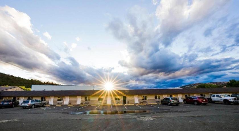 Oyo Riverside Inn John Day Or Buitenkant foto