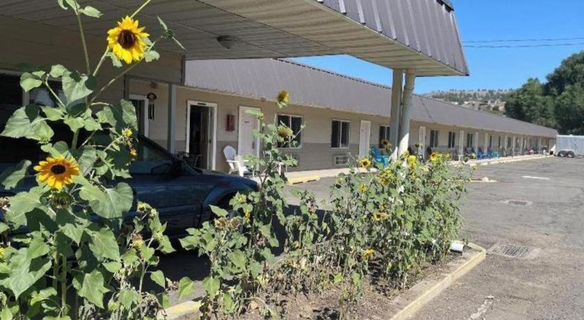 Oyo Riverside Inn John Day Or Buitenkant foto